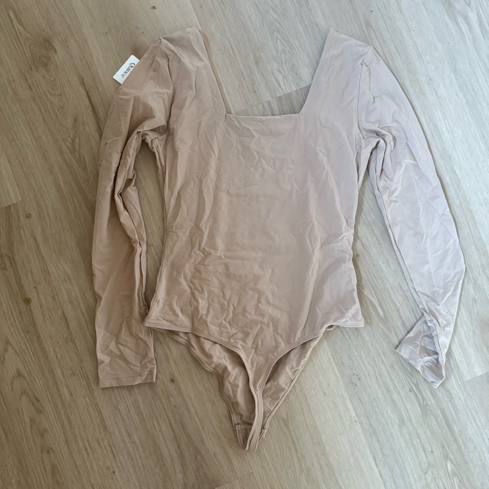 Quince Second Skin Square Neck Long Sleeve Bodysuit Sz S NEW Sand - Picture 2 of 2